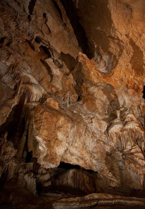 Чудеса подземного царства — новоафонская пещера