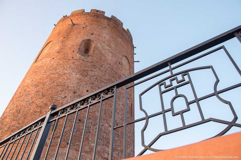 Каменецкая башня - tower of kamyenyets - abcdef.wiki