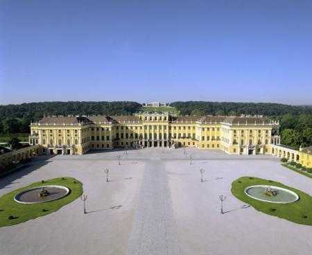 Знаменитый венский дворец шенбрунн
