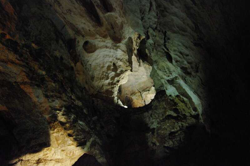 Фото Новоафонской пещеры в Абхазии Большая галерея качественных и красивых фотографий Новоафонской пещеры, которые Вы можете смотреть на нашем сайте