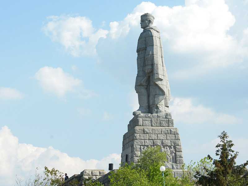 Памятники в болгарии - фото, описание памятников в болгарии