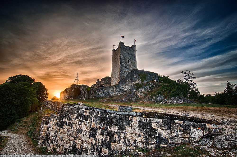 Башня и стены анакопийской крепости описание и фото - абхазия: новый афон