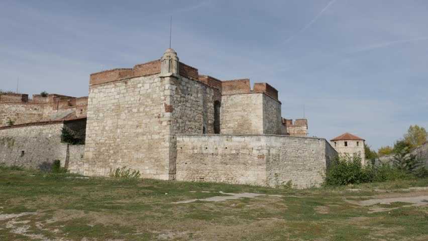 Крепости болгарии: царевец, белоградчик, асенова крепость, баба вида, шумен