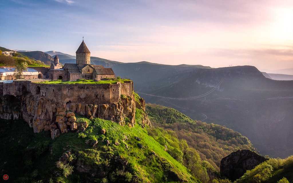 Узнай где находится Татевский монастырь на карте Армении (С описанием и фотографиями) Татевский монастырь со спутника