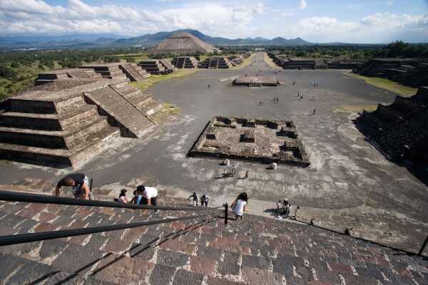 Древние поселения и пирамиды майя xunantunich и cahal pech в белизе