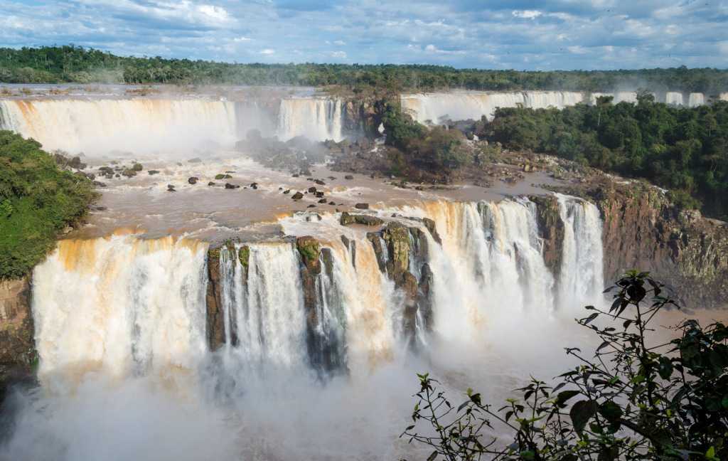 Завораживающие чудеса водопадов игуасу