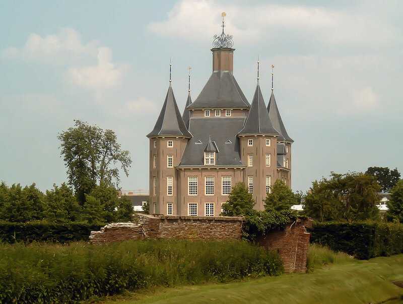 Замок розенбург (рамзенберг) -  rosenburg castle (ramsenberg)