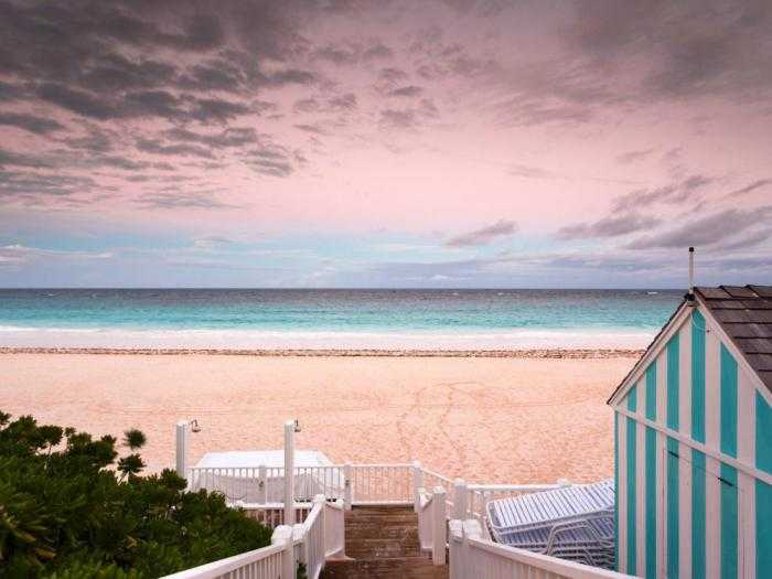 Крит розовый пляж как добраться. розовый пляж на багамах. пляж с зеленым песком